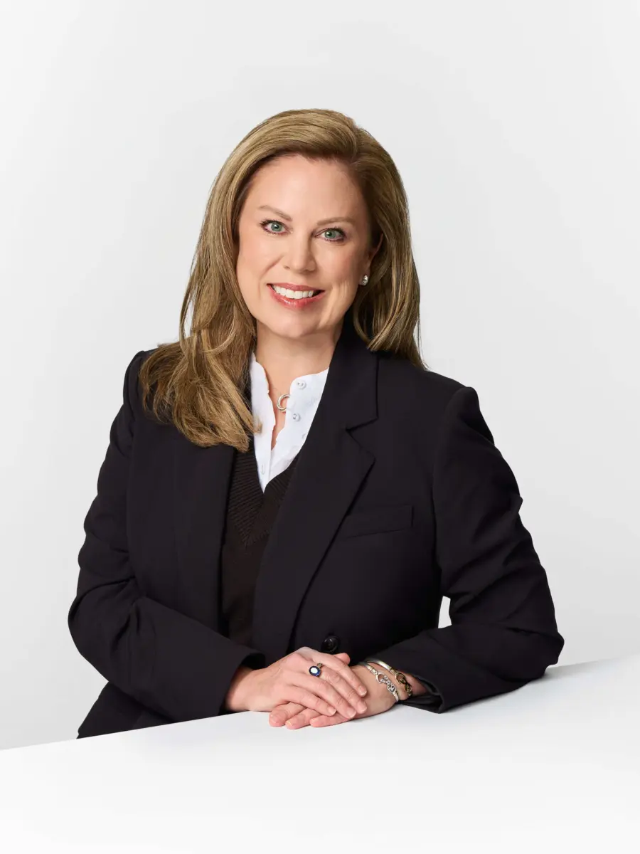 Headshot of Holly Harris