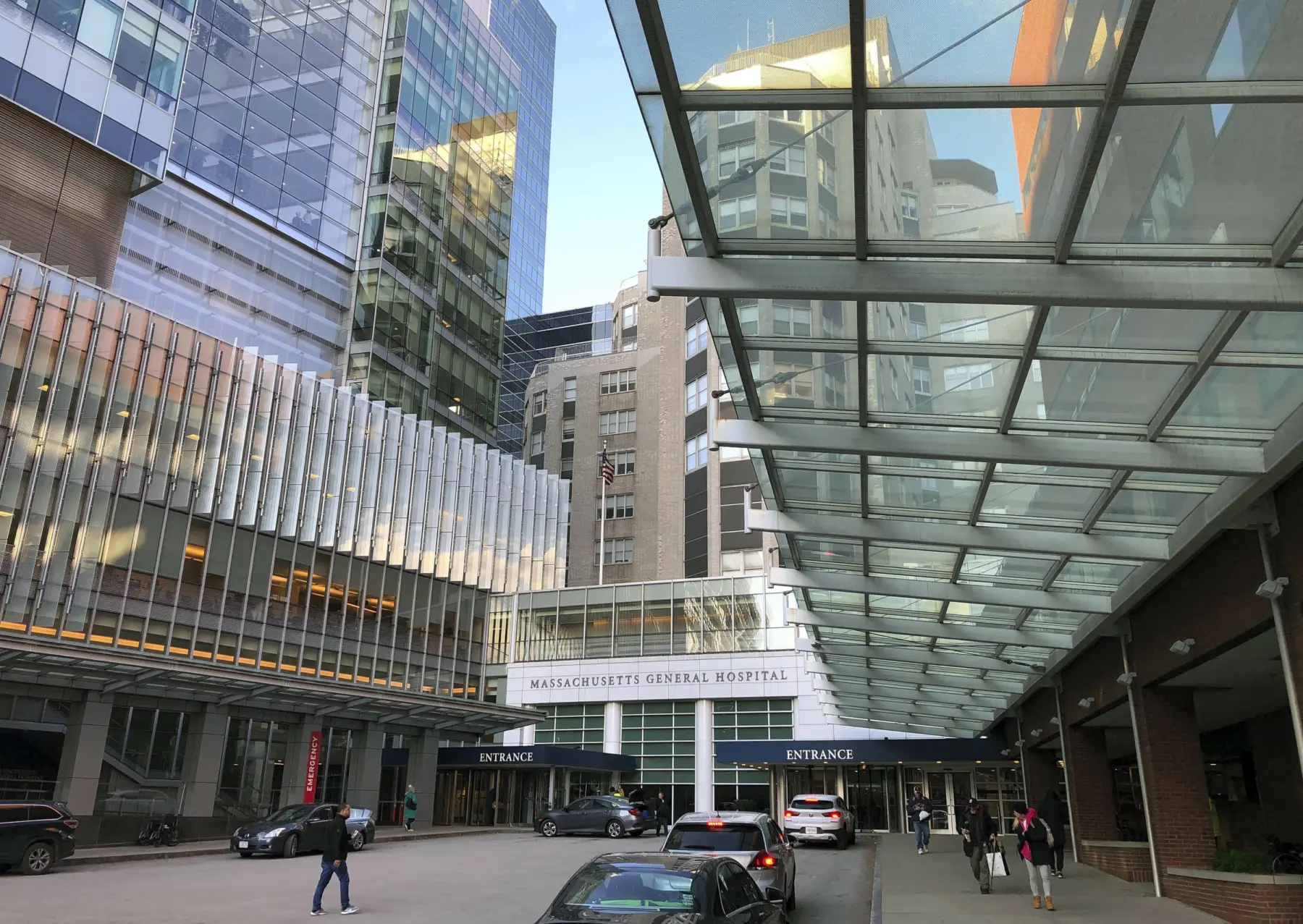A view of the front of Massachusetts General Hospital.