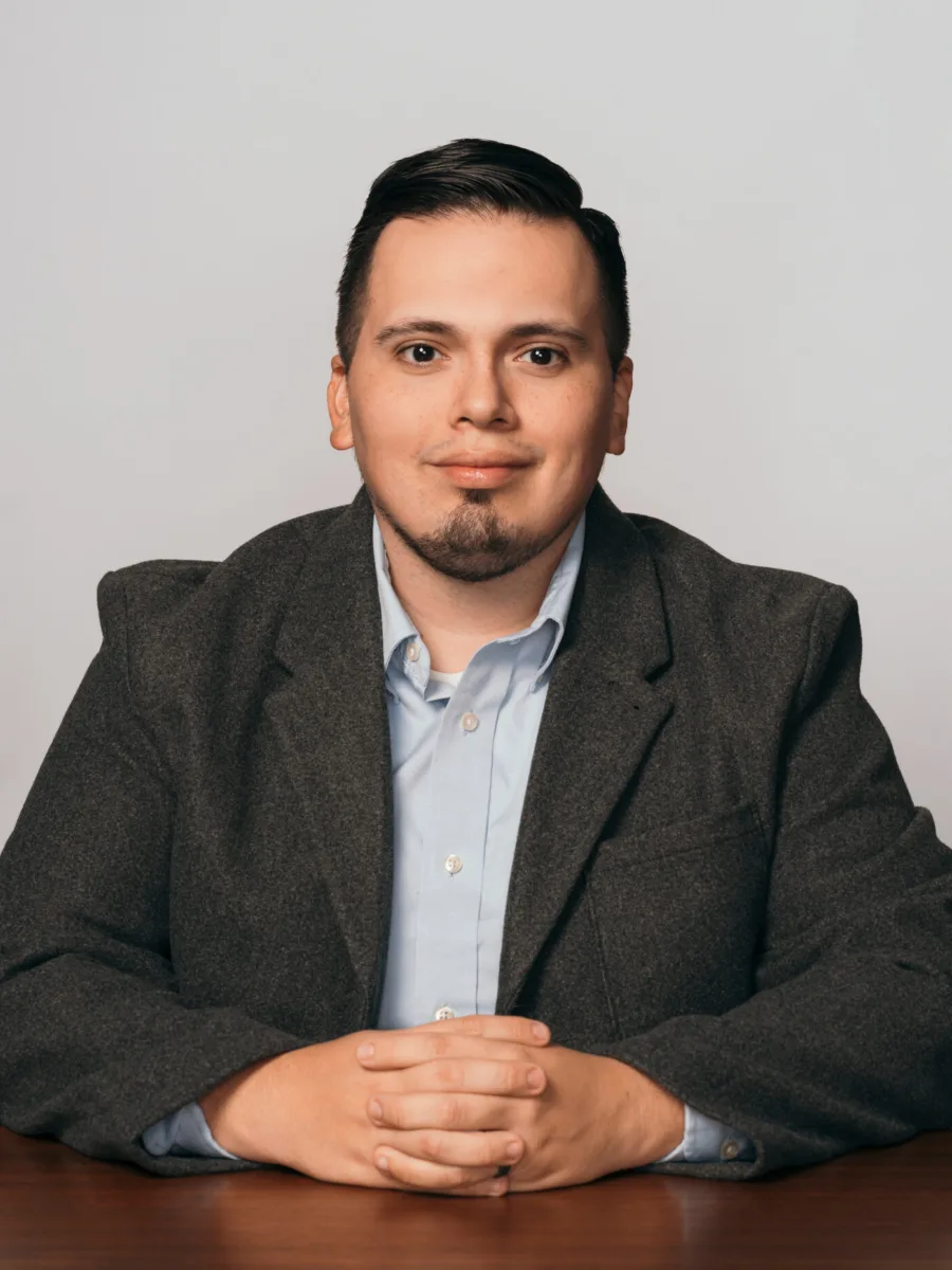 Headshot of Esteban Mejia